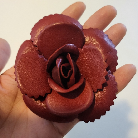 Authentic CHANEL Leather Camellia Corsage Brooch - Picture 3 of 9